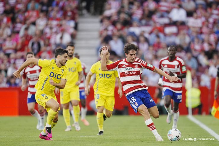Tablas entre el Granada CF y el Cádiz CF en el derbi andaluz