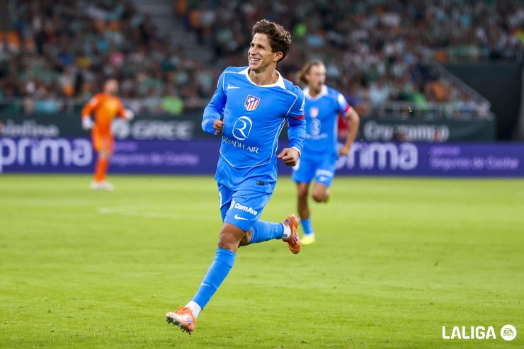La volea imparable de Giuliano, clave para el Atlético ante el Betis