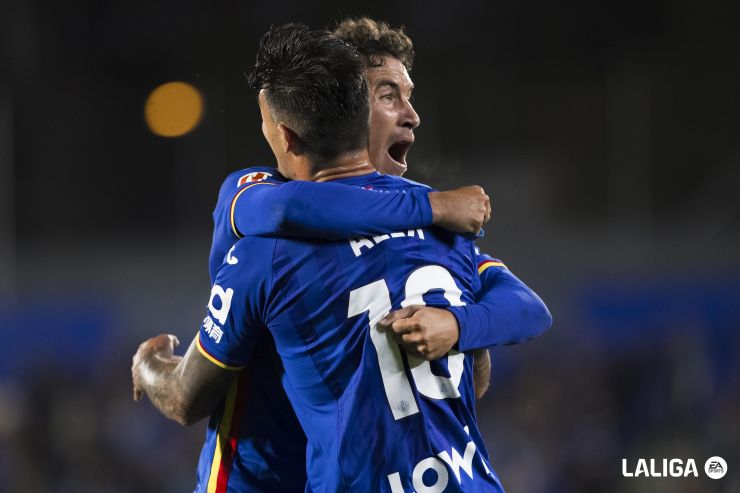 Mario Martín y Mayoral firman la victoria azulona