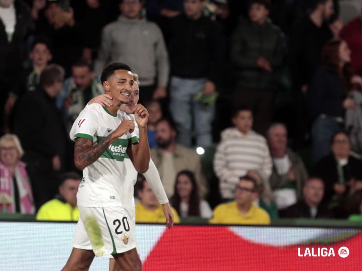 El gol de delantero total de Álvaro Rodríguez ante la Real Sociedad