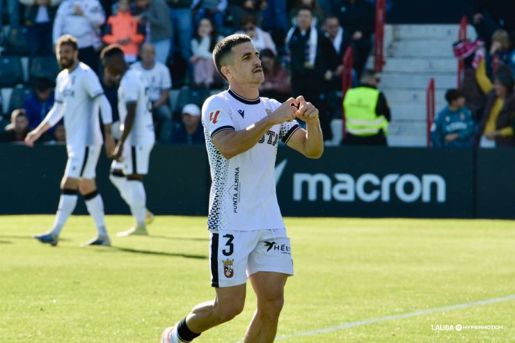 José Matos da el séptimo triunfo de la temporada al AD Ceuta FC