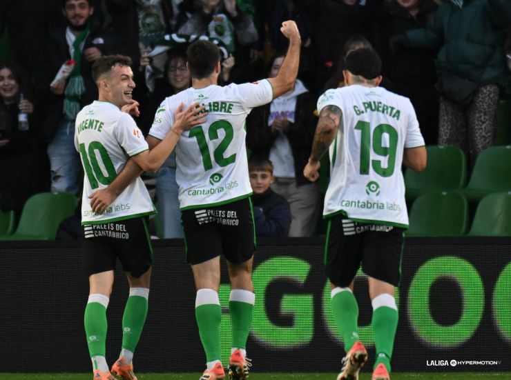 El Real Racing Club golea en El Sardinero a la SD Eibar