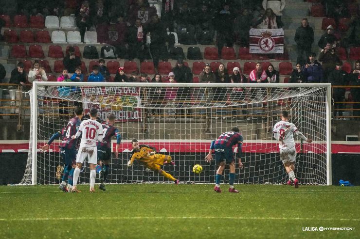 ¡Victoria a domicilio de la SD Huesca, que coge aire en la tabla!
