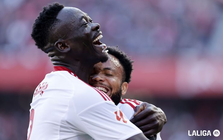 Goleada del Sevilla liderada por Akor Adams