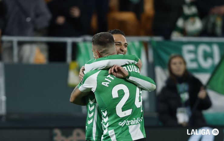 El Real Betis vuelve a la senda del triunfo con una goleada