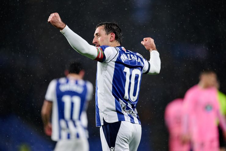 El primero de Oyarzabal bajo la lluvia para adelantar a la Real Sociedad frente al Celta de Vigo