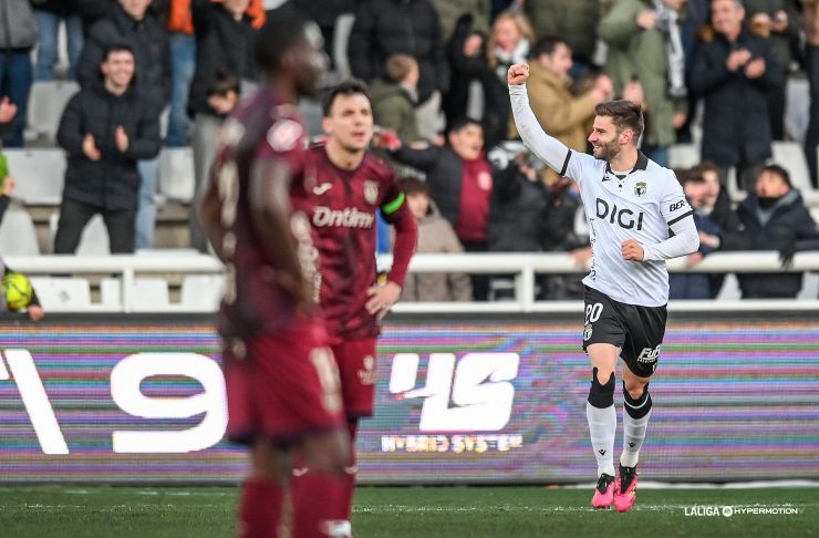 Mario González da los tres puntos al Burgos CF