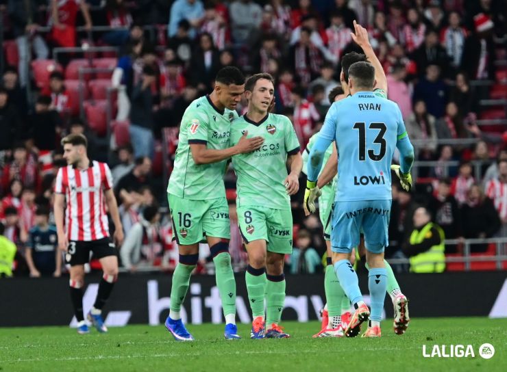 La volea espectacular de Olasagasti que hizo temblar la portería de San Mamés