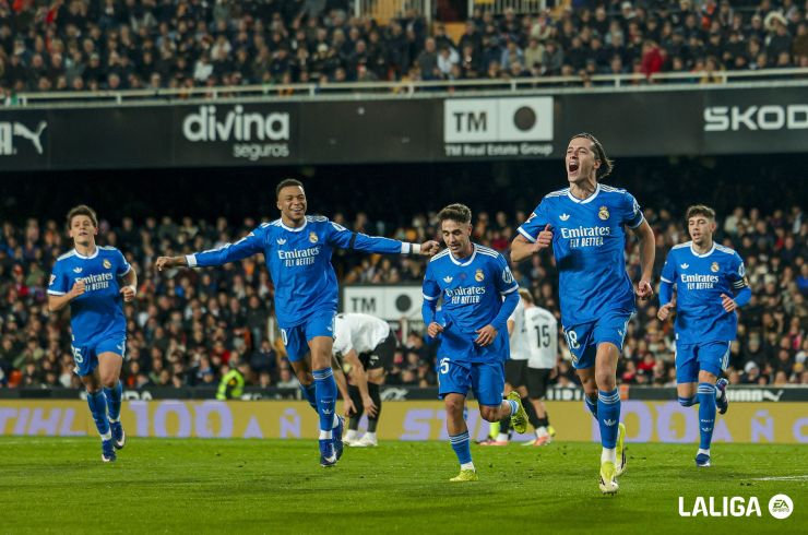 Carreras rompió el duelo ante el Valencia con un golazo
