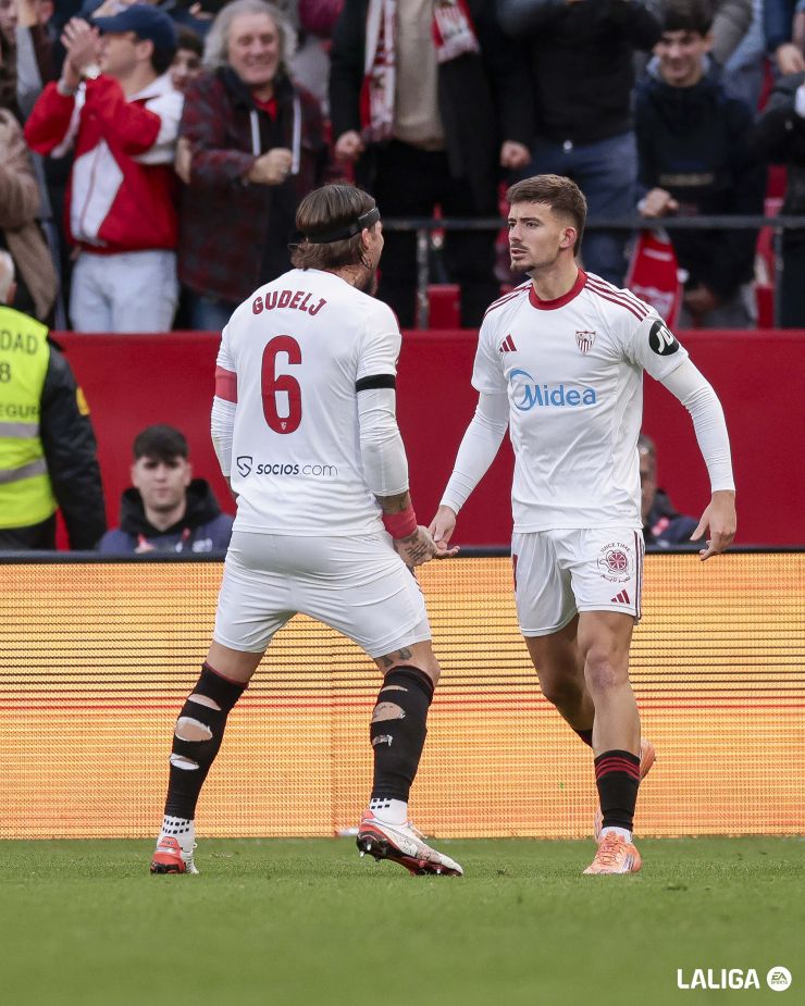 Kike Salas y Vlachodimos evitan la debacle del Sevilla FC ante el Girona FC