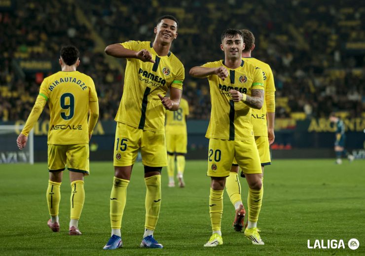 El Villarreal golea y mete presión en la lucha por la tercera plaza