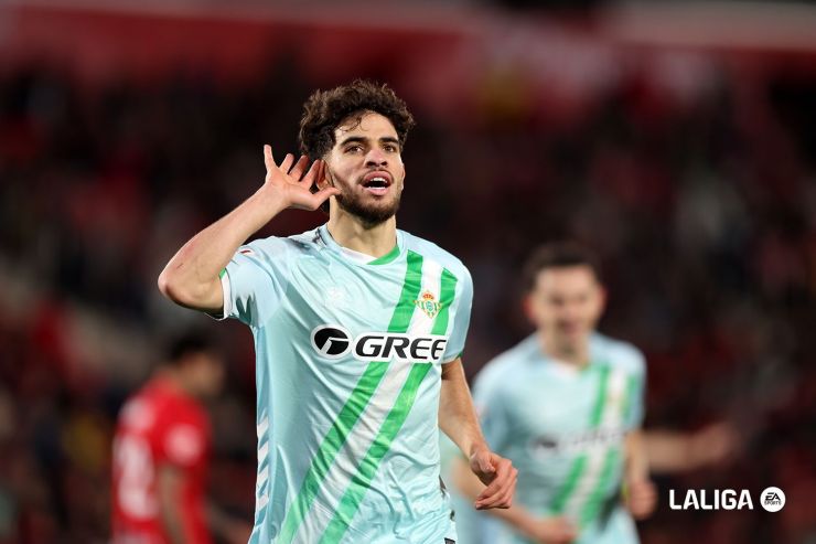 Real Betis resiste y deja al RCD Mallorca en descenso