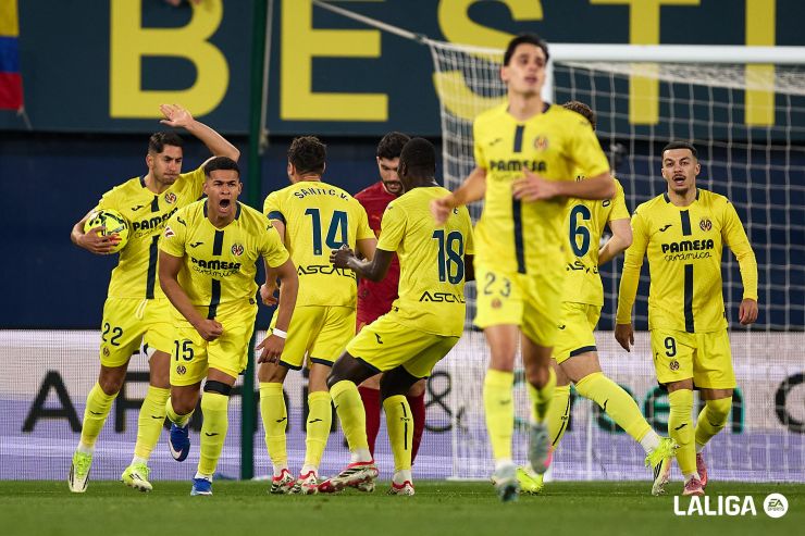 El Villarreal remonta y se consolida en la tercera plaza