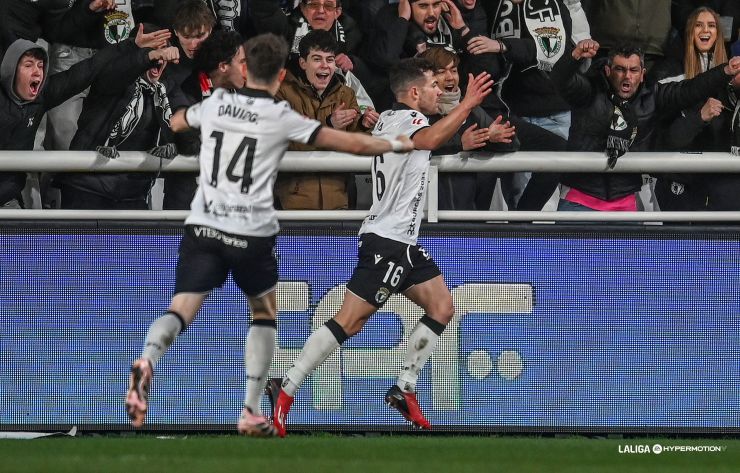 El Burgos CF se lleva el derbi burgalés