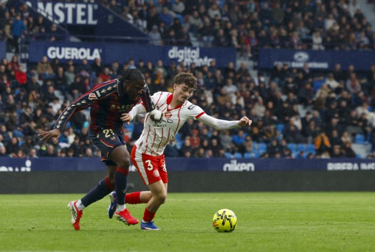 El Girona no se rinde y termina sacando un empate del Ciutat de Valencia