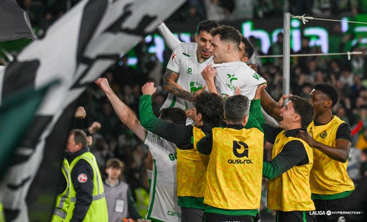 El líder no frena y supera al Córdoba en un festival de goles