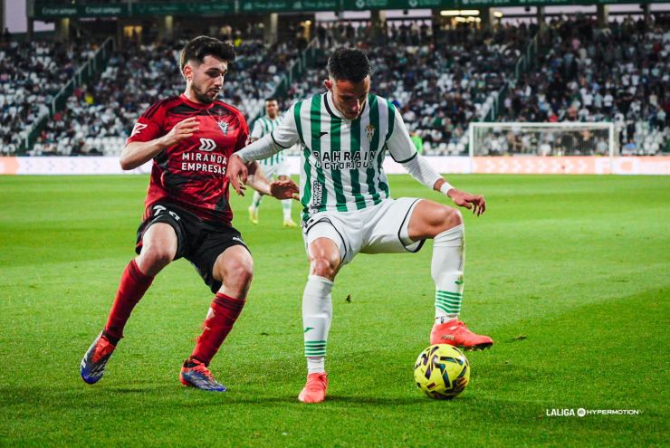 Carlos Fernández rescata el empate ante un gran Córdoba