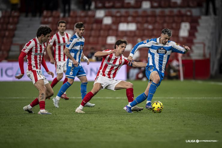 Sporting y Dépor empatan en un duelo decidido a balón parado
