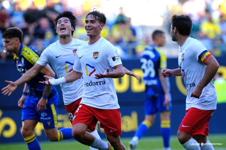 Un golazo de Cerdà da la victoria al FC Andorra en Cádiz