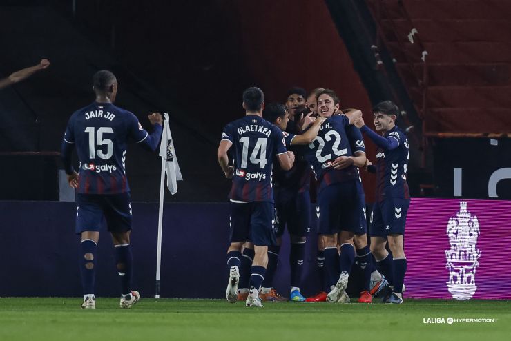¡La SD Eibar se cuela en la lucha por el ascenso!