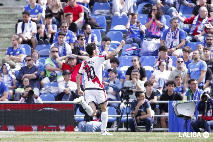 Camello olió el regalo para batir a David Soria