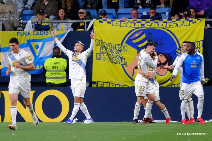 El Dépor golpea al final y duerme en ascenso directo
