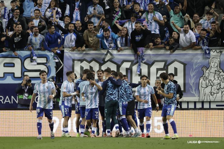 El Málaga CF remonta y sigue soñando con el ascenso