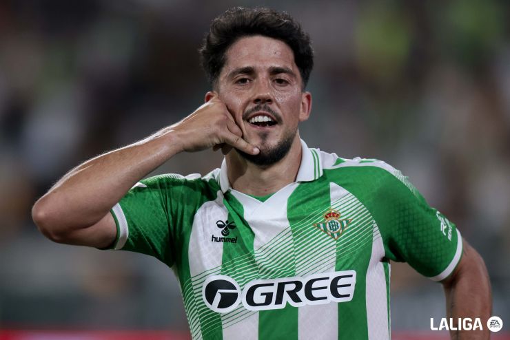 Fornals caza el balón y decide para el Betis