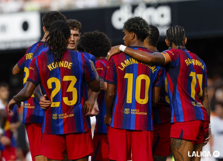 El FC Barcelona exhibe su poderío en Mestalla
