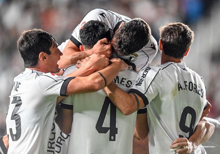El Burgos CF remonta al AD Ceuta FC y sigue invicto en El Plantío