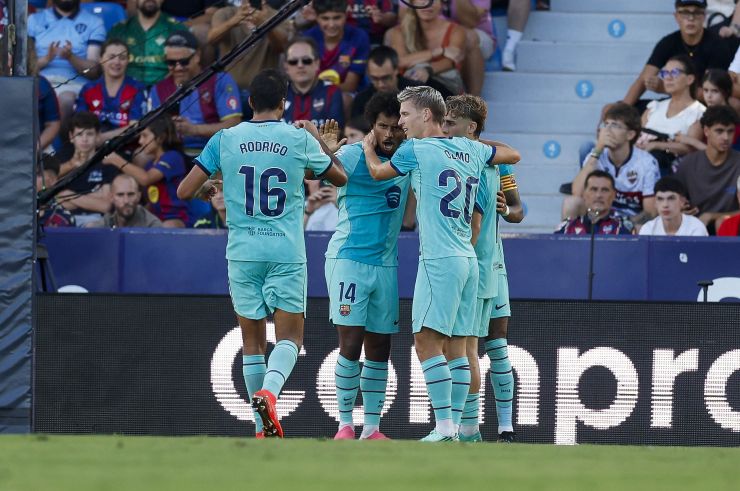 El FC Barcelona no levanta el pie del acelerador en un partidazo ante al Levante