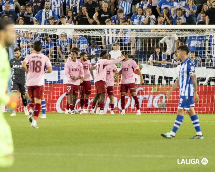 El Valencia consigue su primera victoria del curso en Mendizorroza