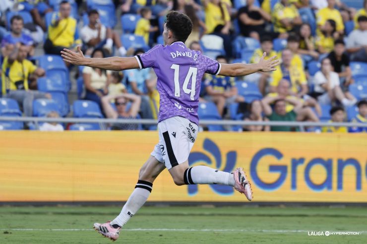 El Burgos remonta y se lleva los puntos en el Estadio de Gran Canaria