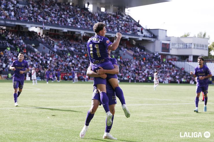 El Elche CF se impone en Vallecas