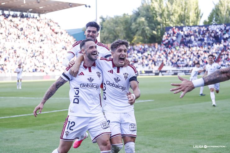 El Carlos Belmonte celebra el primer triunfo del curso